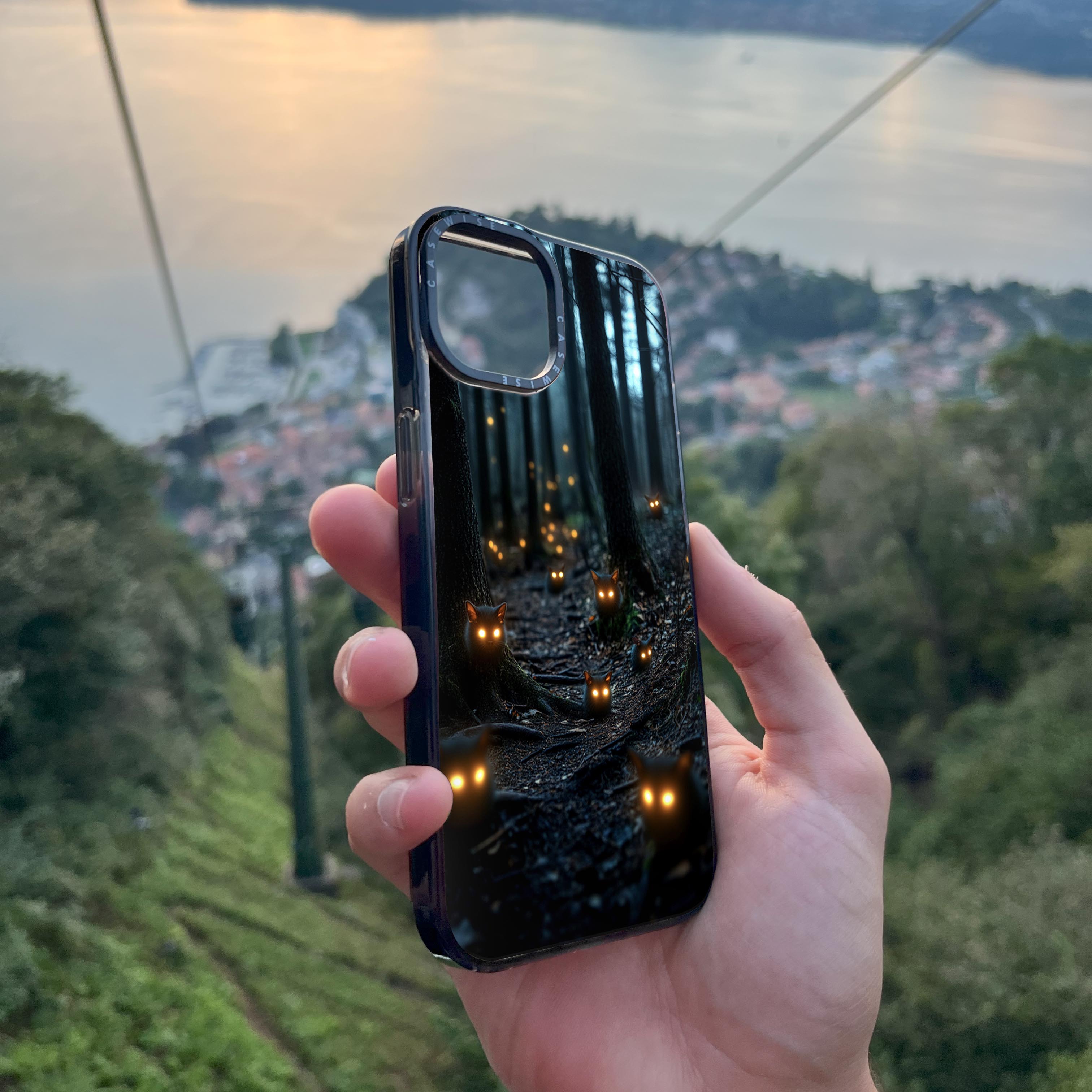 Dark Forest Glowing Eyes - Etui