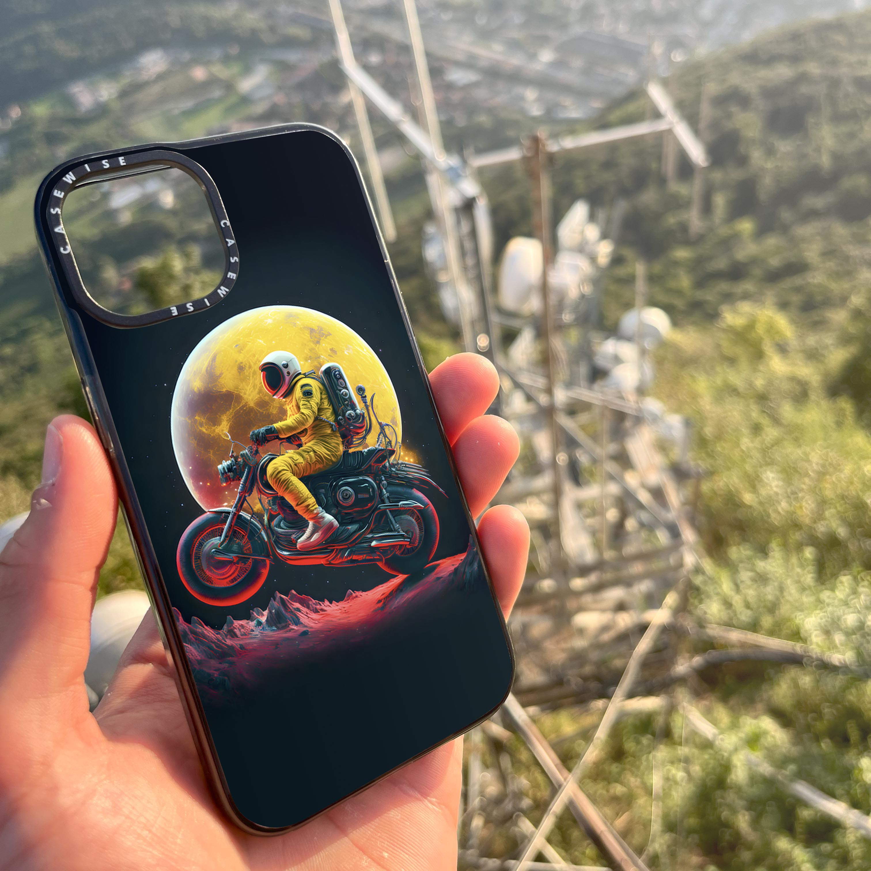 Astronaut on the moon riding a motor - Etui