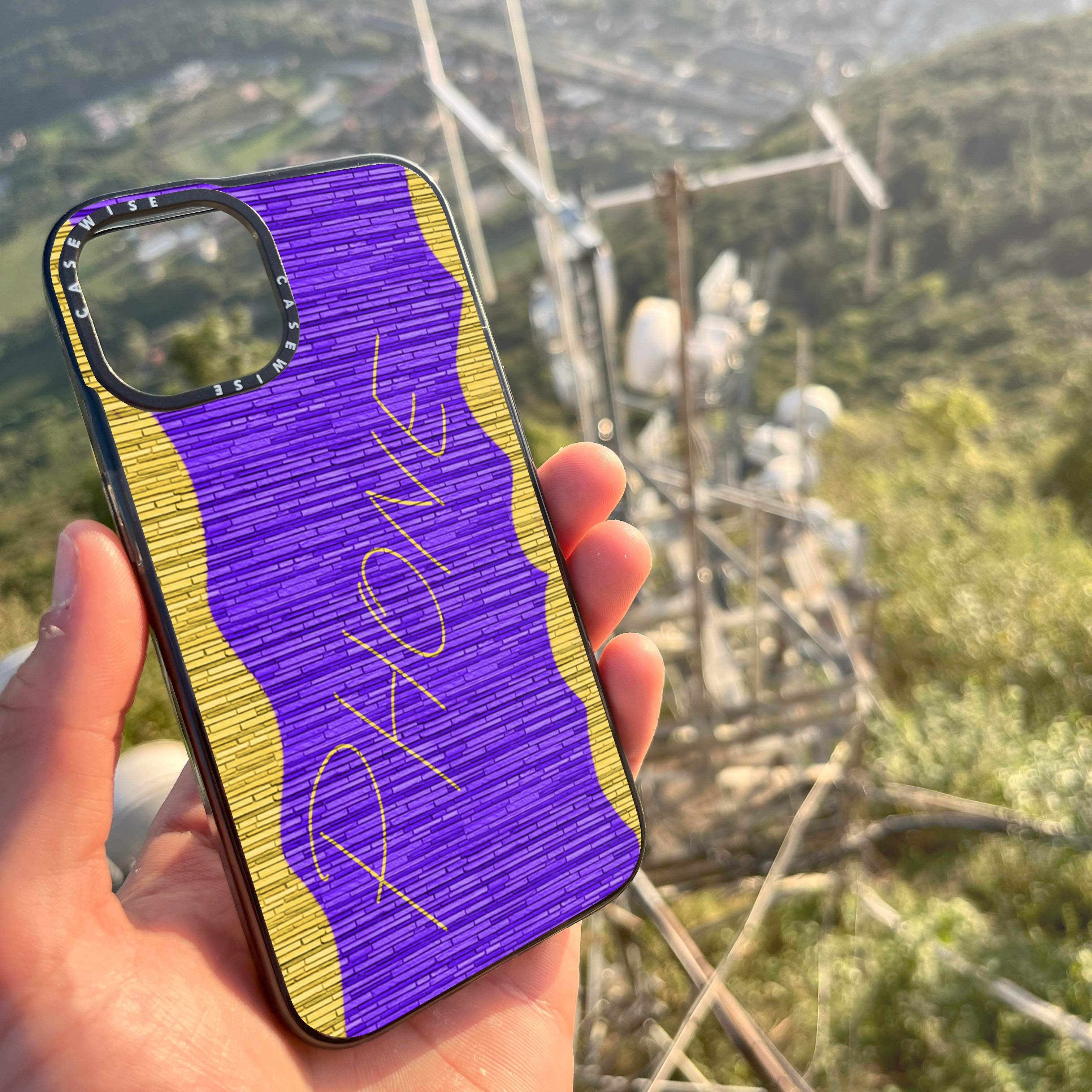 Ściana z napisem Phone - Etui